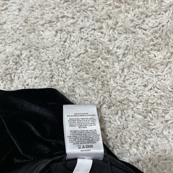 Express Size 8 Black Velvet High Rise Zip Pleated Paperbag Midi Shorts NWT - Picture 6 of 6